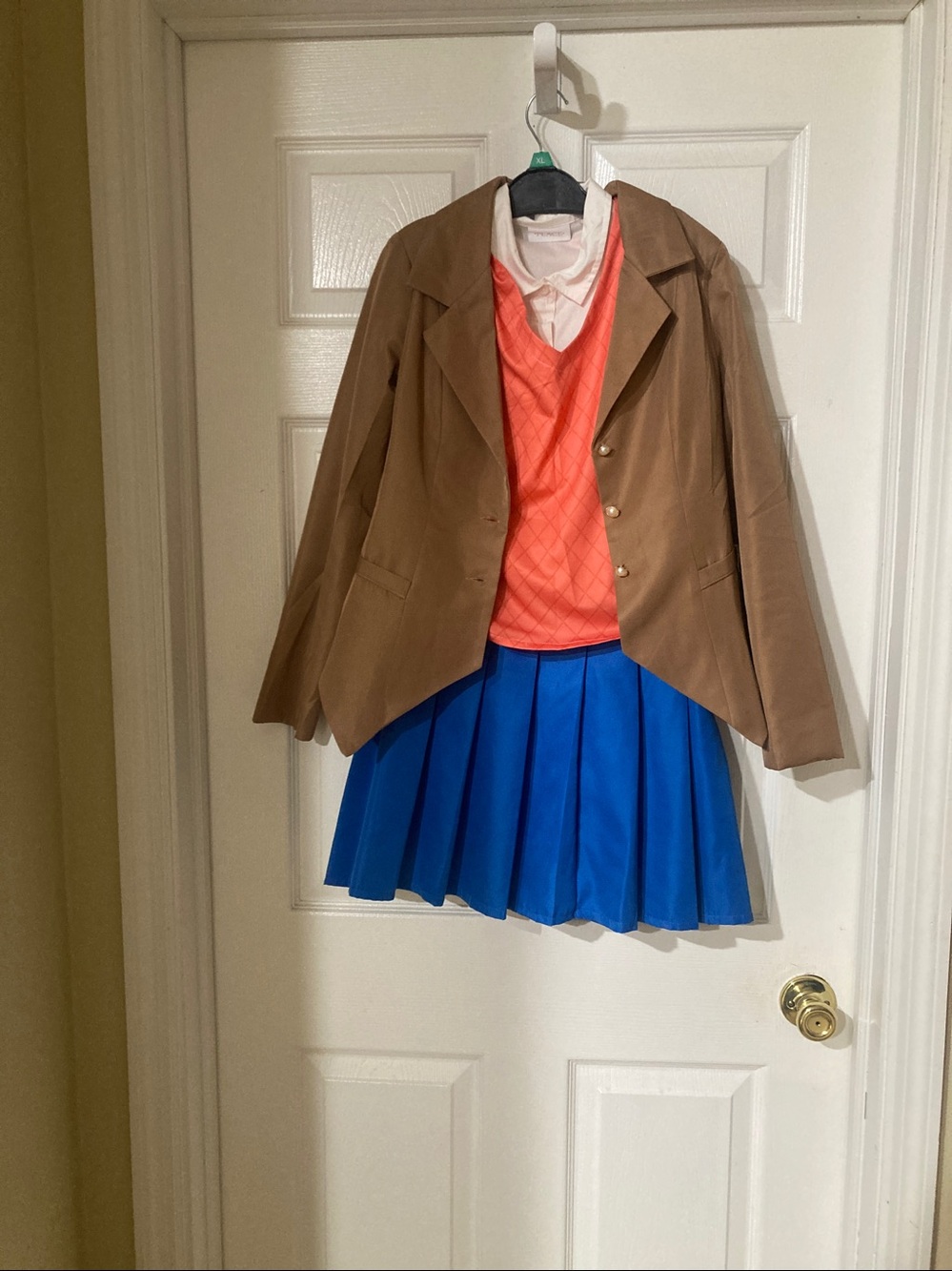 Doki-Doki literature club cosplay Halloween outfit.
